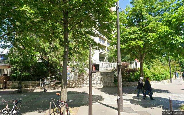 Façade : 20 avenue d'Ivry, Paris