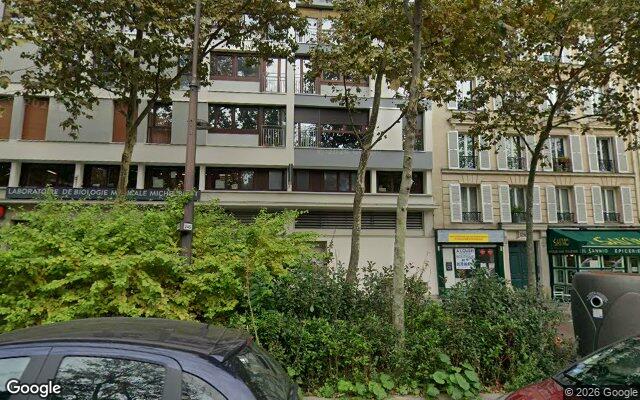 Façade : 245 avenue Daumesnil, Paris