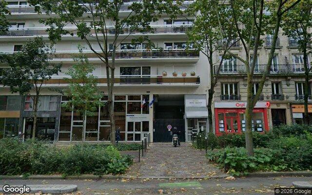 Façade : 212 avenue Daumesnil, Paris
