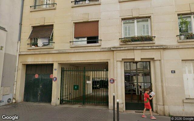 Façade : 9 rue Broca, Paris