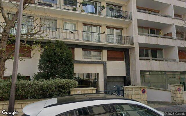 Façade : 13 rue Erlanger, Paris