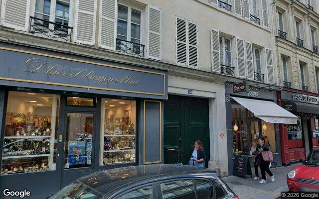 Façade : 134 rue du Bac, Paris