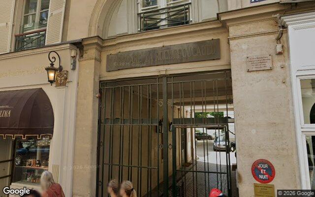 Façade : 108 rue du Bac, Paris
