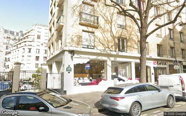 Façade : 2 square Mozart, Paris