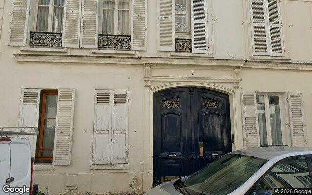 Façade : 7 rue Valadon, Paris