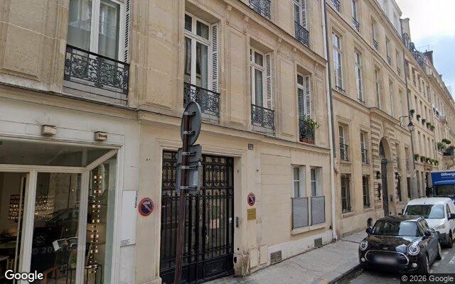 Façade : 26 rue de l'Université, Paris