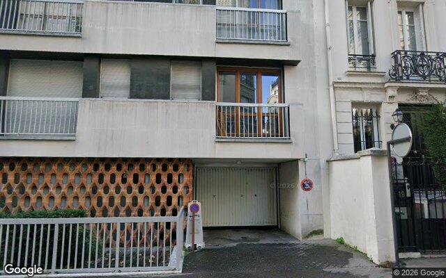 Façade : 17 rue Dufrenoy, Paris