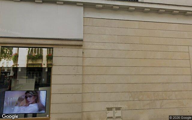 Façade : 18 rue Volney, Paris