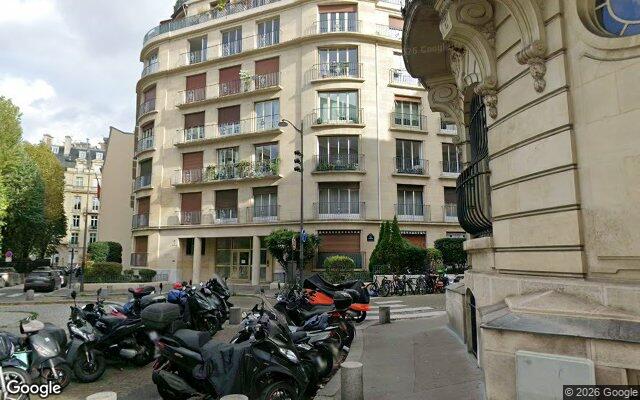 Façade : 7 rue Léonard de Vinci, Paris