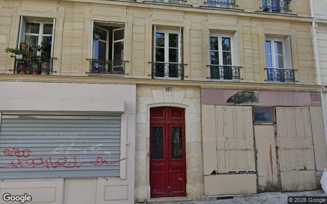 Façade : 30 rue Piat, Paris