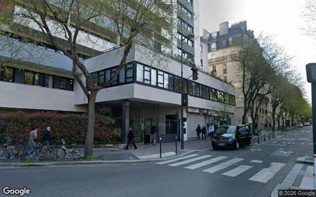 Façade : 4 -6 Av Claude Vellefaux, Paris