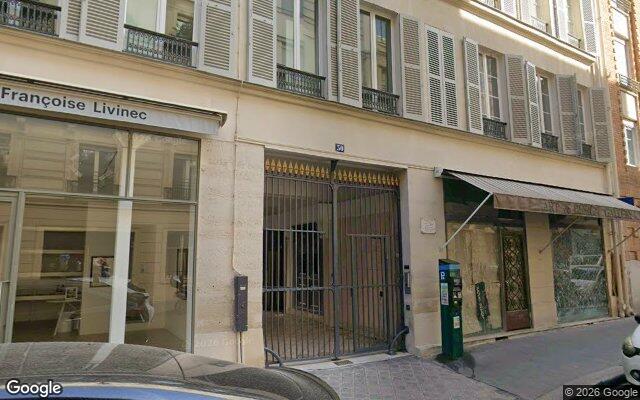 Façade : 30 rue de Penthièvre, Paris