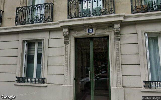 Façade : 18 avenue Carnot, Paris