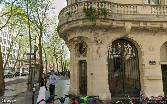 Façade : 23 avenue de Messine, Paris