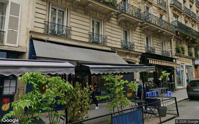 Façade : 49 rue de Rochechouart, Paris