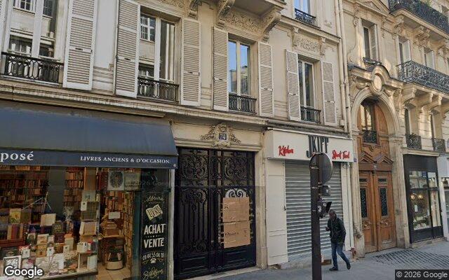 Façade : 74 rue d'Amsterdam, Paris