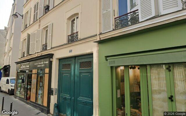 Façade : 123 rue des Dames, Paris