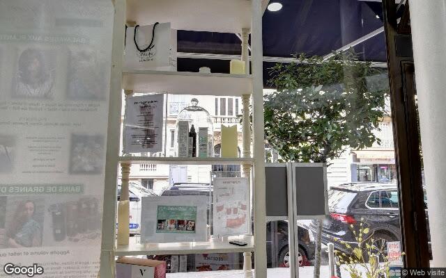 Façade : 81 rue Jouffroy d'Abbans, Paris