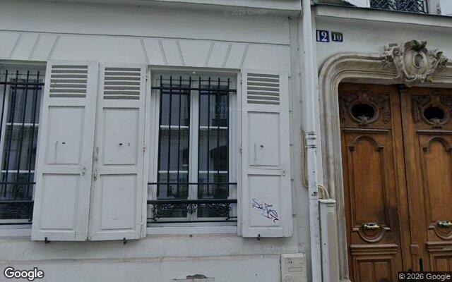 Façade : 10 rue Lécluse, Paris