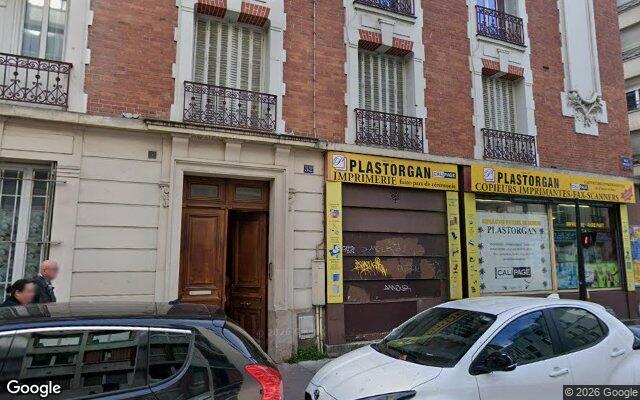 Façade : 52 rue Petit, Paris