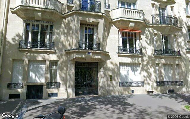 Façade : 16 boulevard Pereire, Paris
