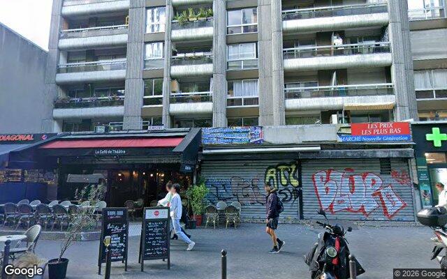 Façade : 7 rue Curial, Paris